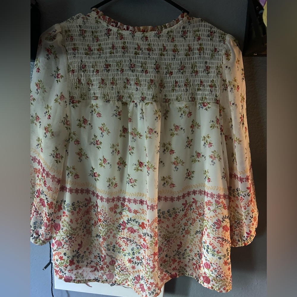 Floral sheer top - Picture 3 of 3